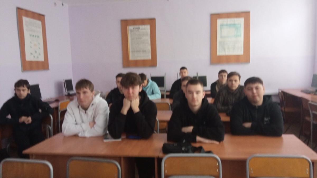 «Разговоры о важном».  Тема:  «День воссоединения Крыма и Севастополя с Россией. 100-летие Артека». Фото 1